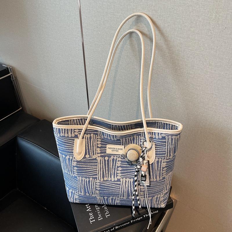 Retro large-capacity bag women's autumn and winter new commuter shoulder bag contrasting color portable tote bag