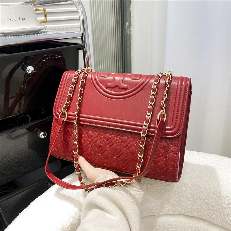 New Women's Bag European Fashion Embossed Chain Small Square Bag