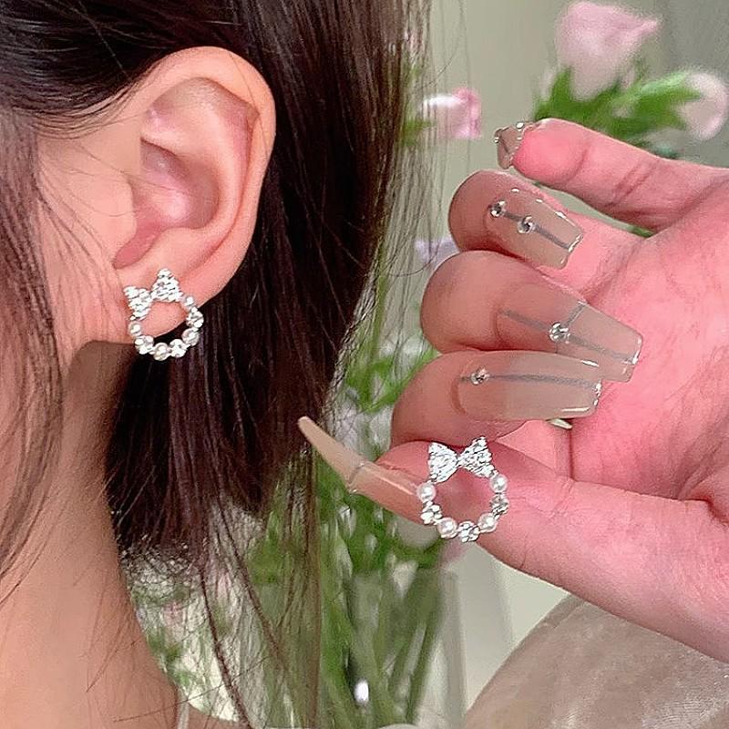 Silver Needle Luxury Pearl Heart Stud Earrings - Versatile, Fashionable Court Style