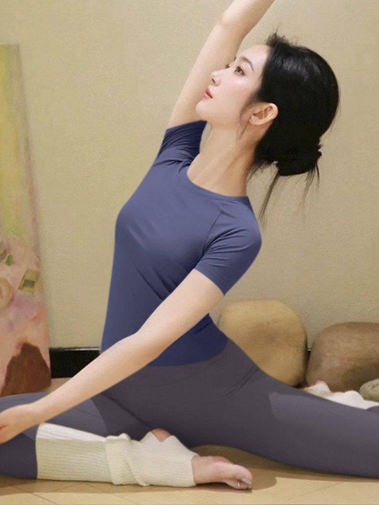 

Stunning Women s Yoga Top: Super Stylish Pilates & Fitness Short Sleeve, Slim Fit, Flattering Round Neck. Large