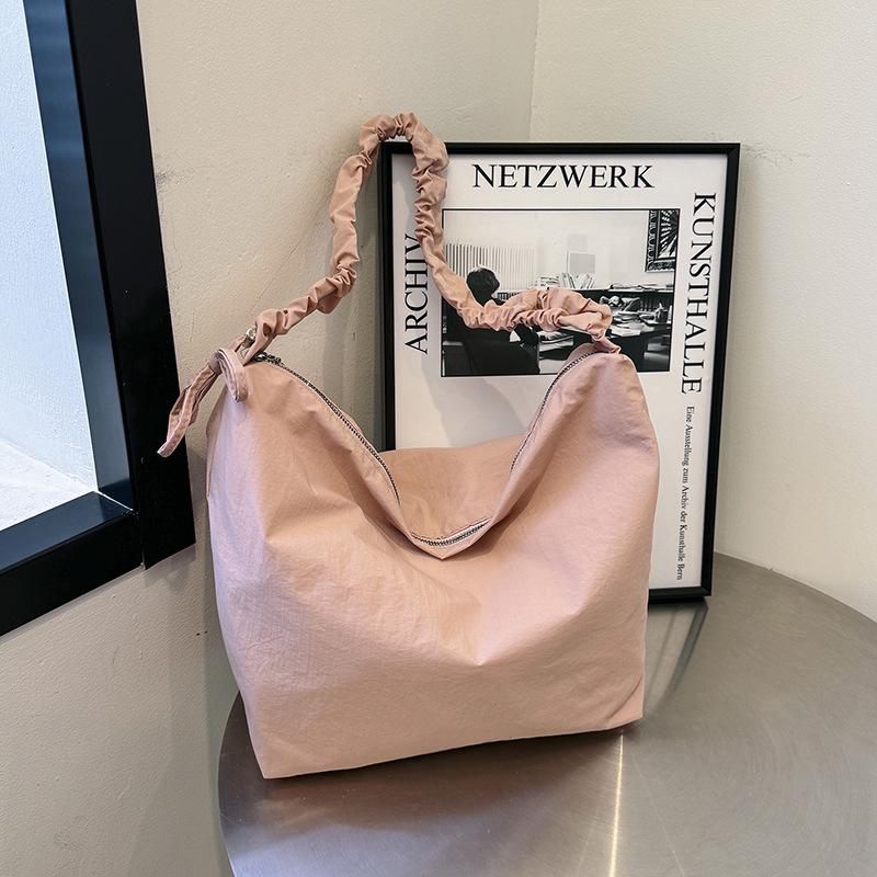 Fashion texture pleated shoulder bag 2025 solid color texture simple underarm dumpling bag women