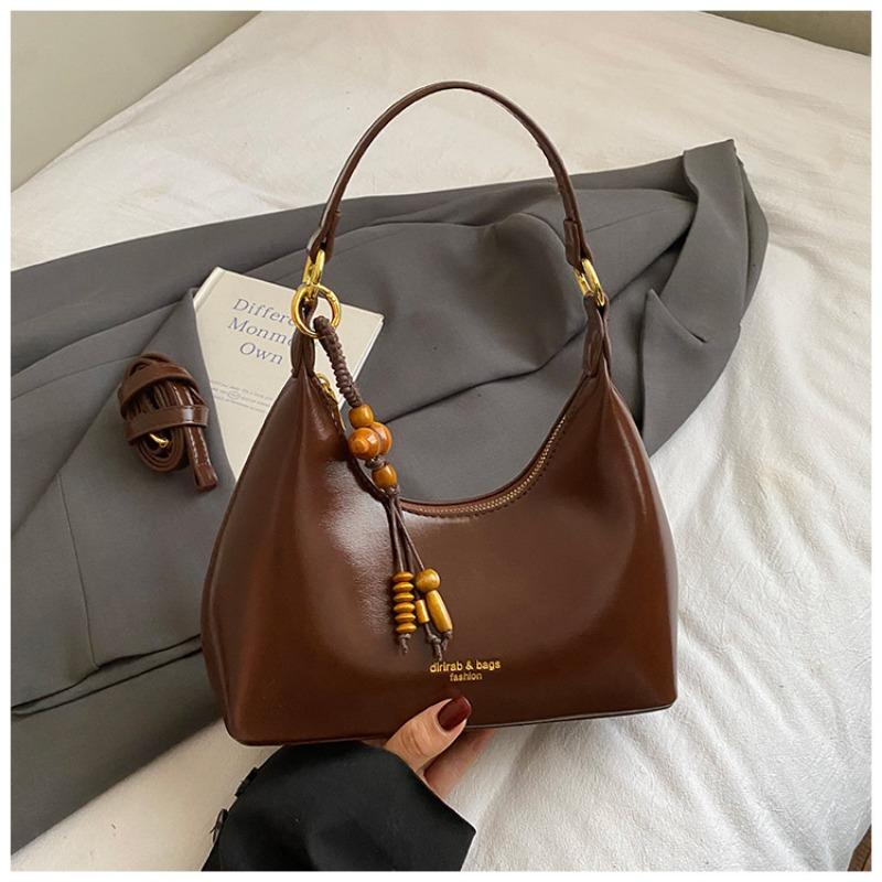 Fashionable Oil-wax Leather Hand-held Crescent-shaped Bag, A High-end Retro Niche Single-shoulder Crossbody Bag