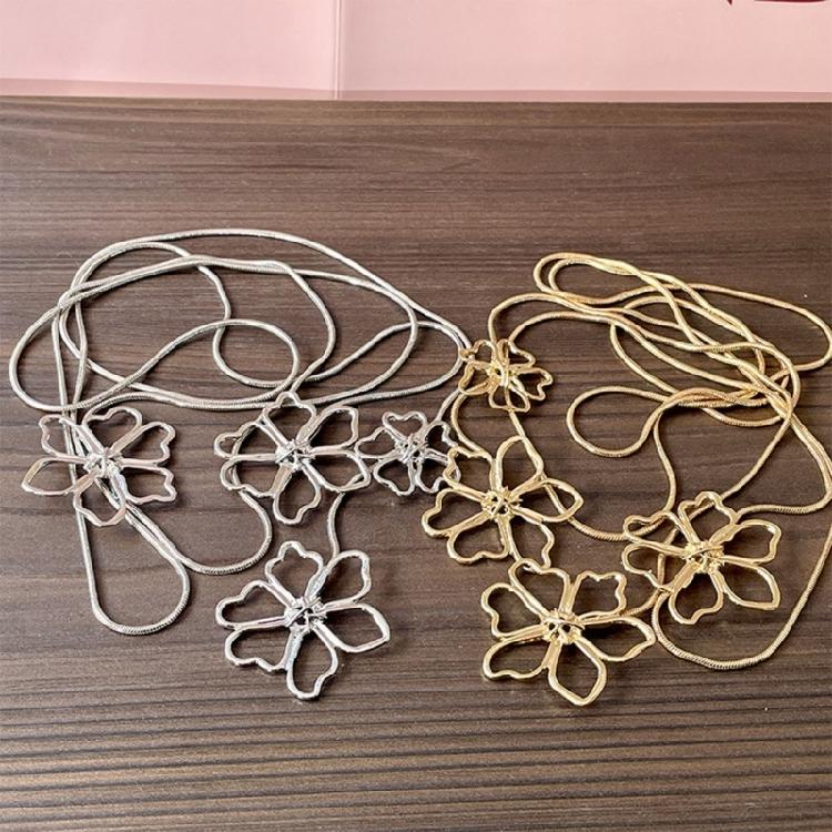 Sophisticated Hollow Petal Pendant Long Necklace Elegant Metal Necklace Suitable for Various Outfits