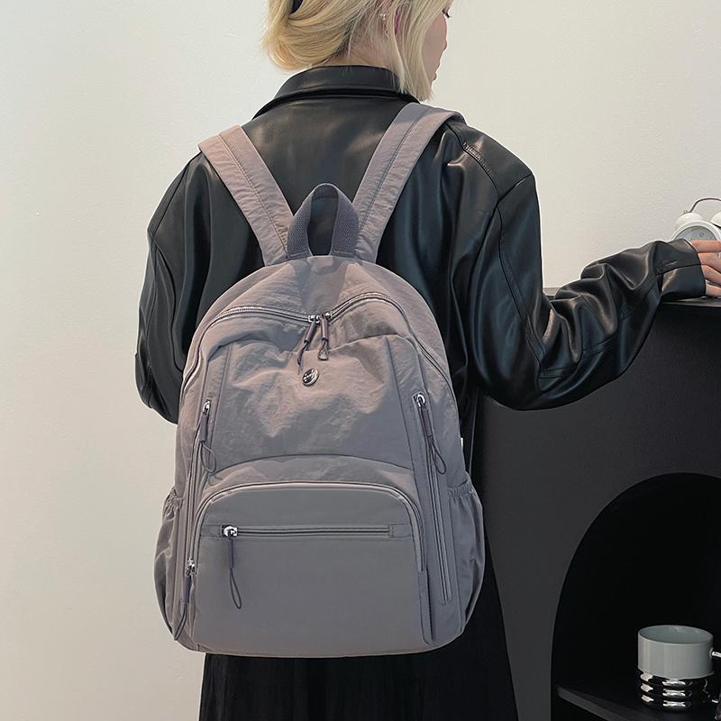 Leichter, wasserdichter Nylon-Rucksack Pendlerrucksack mit großer Kapazität für Damen