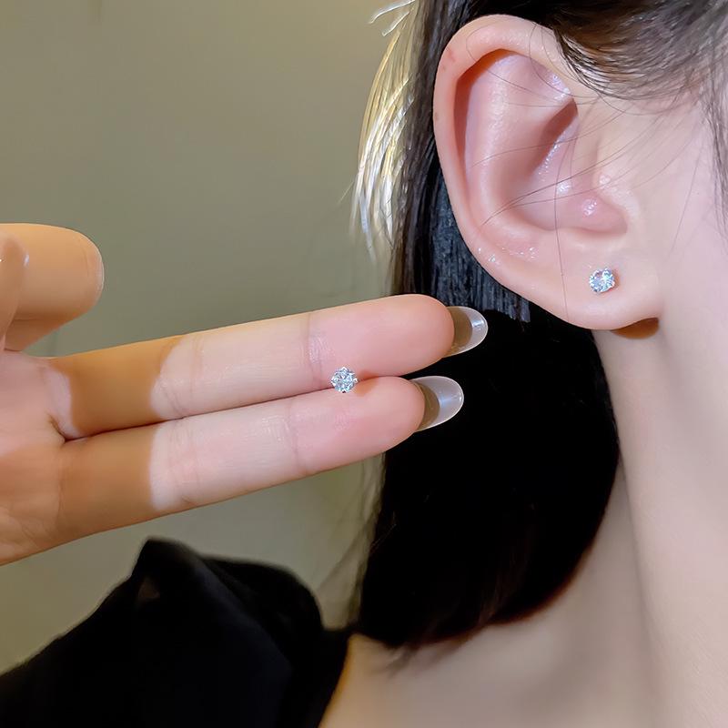 Comfortable Zircon Ear Studs - 925 Silver, Small and Shiny Cartilage Piercing, Trendy and Stylish Jewelry for Women