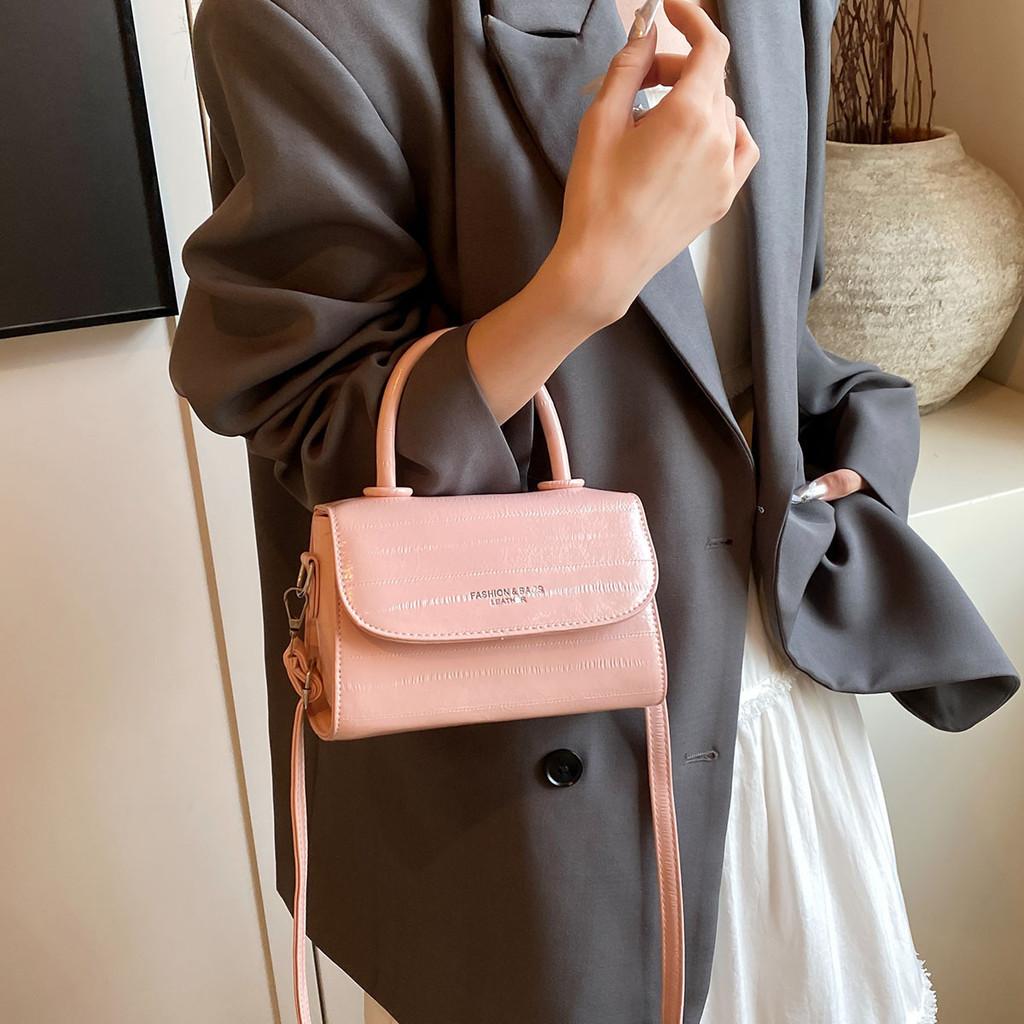 

Stylish Vintage Shoulder Bag For Women 2024 Chic Minimalist Tote In White Black Silver Pink розовый