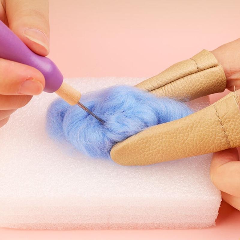 Wool Felted Set 7/9/10 Color Needle Felting Set with Felting Needle Felting Pad Wool Roving Wood Handle for Beginner