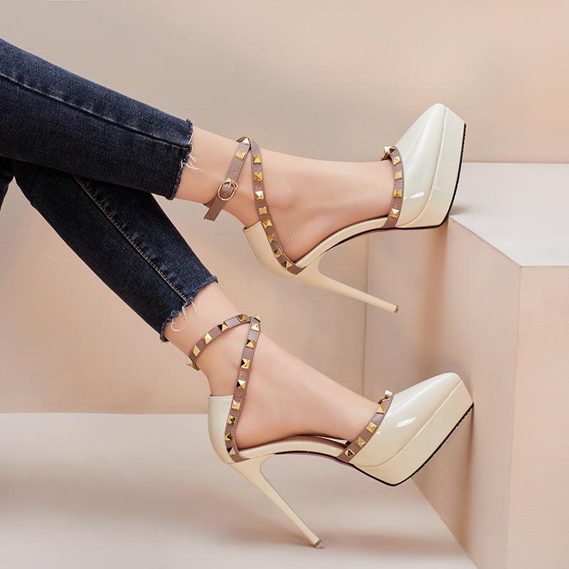 Fashion 2025 Women 12cm High Heels 2.5cm Platform Studded Rivets Sandals Lady Gladiator Heels Sandles Fetish Nighclub Red Bottom Shoes
