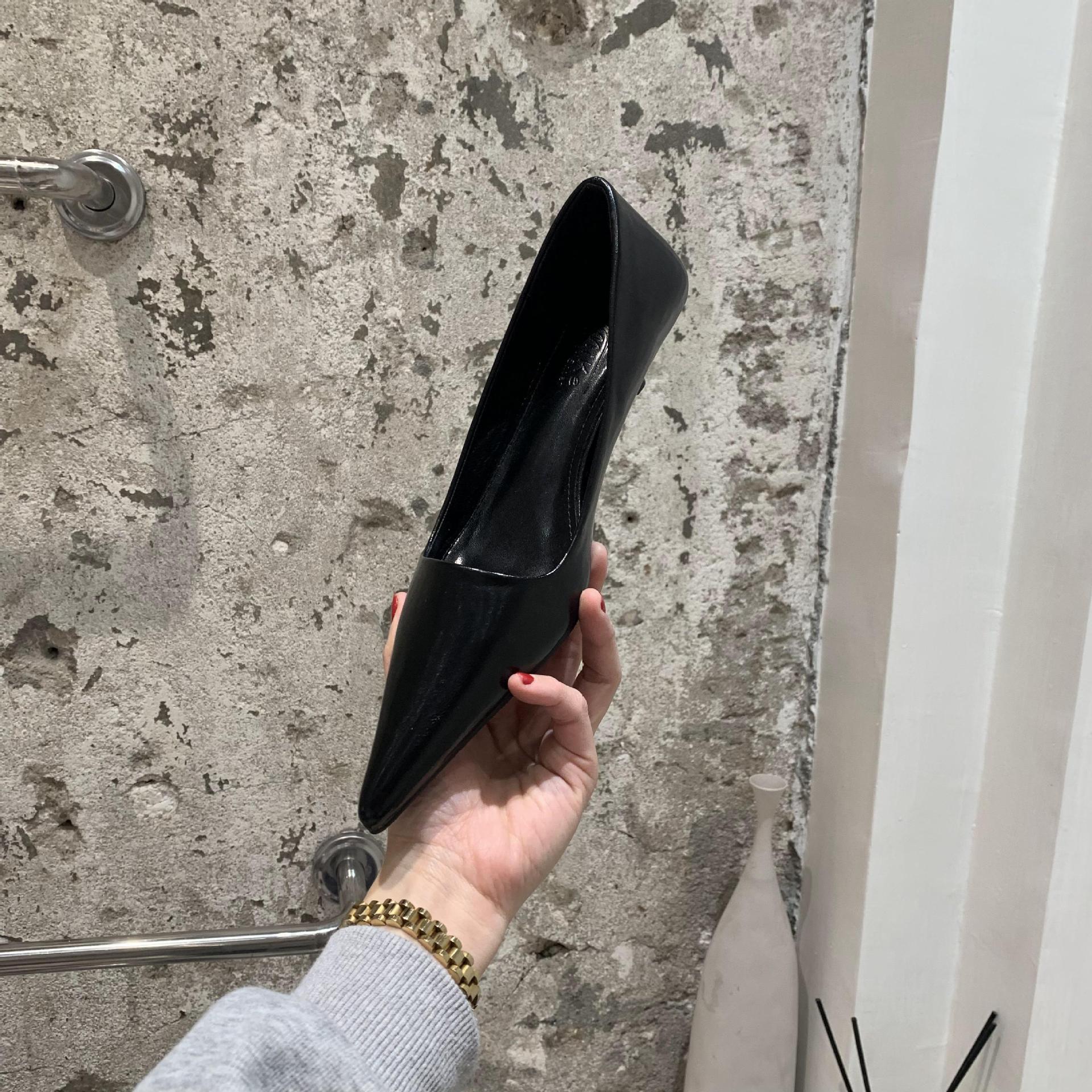 

Женские босоножки из искусственной кожи на низком каблуке 2024 года, новая модная обувь на весну и осень, туфли-лодочки с заостренным носком, дизайнерское платье для вечеринки, женская обувь 37