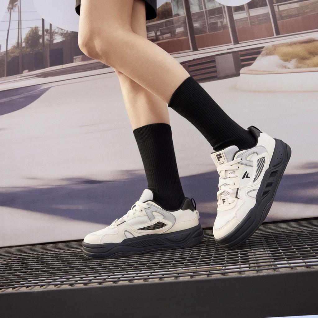 Fila Fusion Bank II Comfortable Versatile Durable Low-Top Skate Shoes Women Sneaker Black White T12W422304ASG