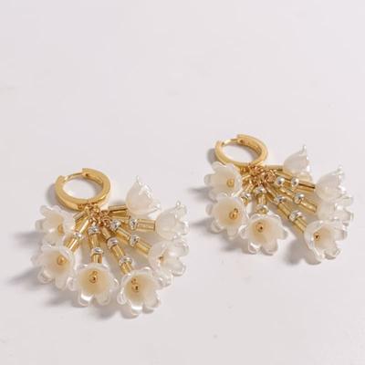 Objet213 White Bouquet Earrings