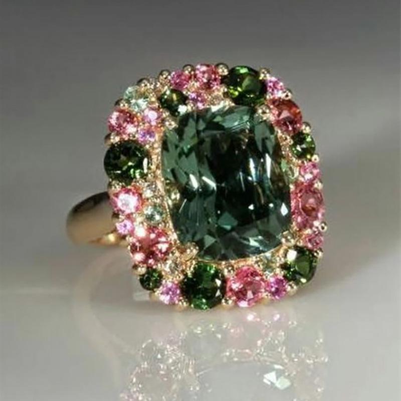 Huitan Luxury Emerald Princess Ring - Elegant Retro Forest Design