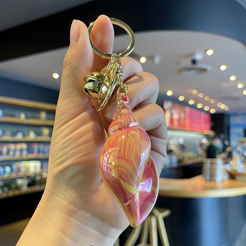 Iridescent Seashell Acrylic Keychain: Chic & Colorful Pendant for Girls' Bags & Cars