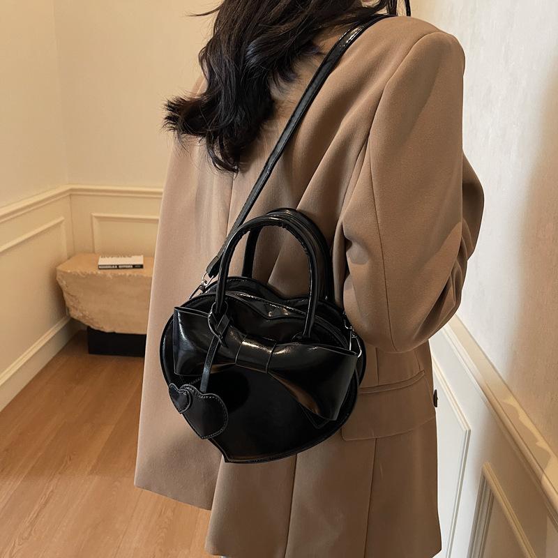 Women's bag factory 2025 new fashion love small bag simple and elegant shoulder messenger bag foreign trade handbag