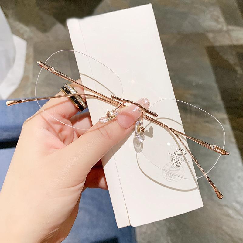 Zhao Ruth Has The Same Glasses, Frameless Small Square, Metal Silver Anti-Blue Light, And Can Be Matched With Degree Myopia Flat Glasses For Women.