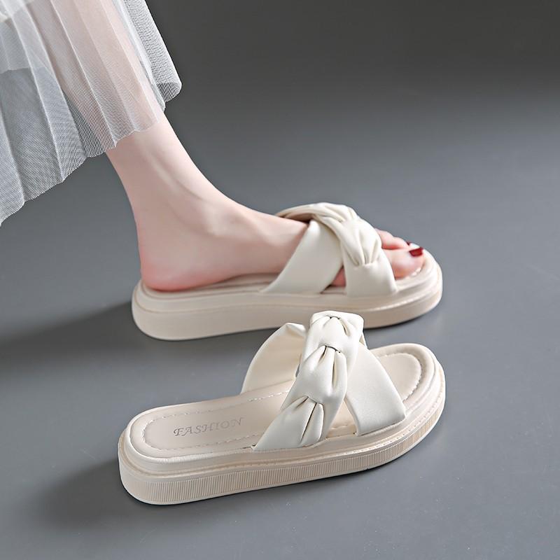 Evening wind slippers women's summer outer wear thick bottom cross soft bottom new fashion going out sandals