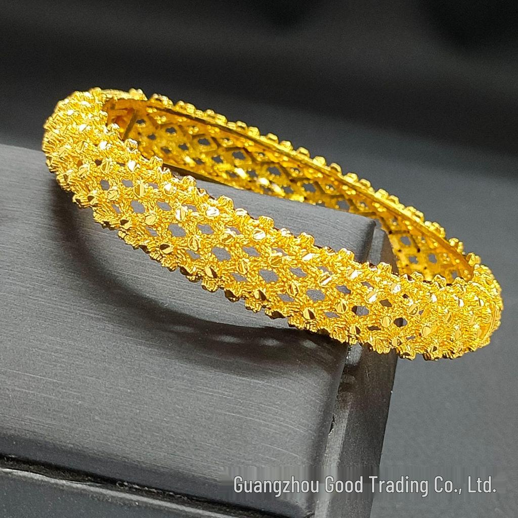 24k Gold Carved Buckle Bracelet: Fade-Resistant Women's Middle East Dubai Jewelry In Vietnamese Sand Gold