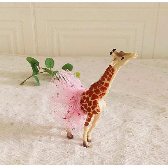 Giraffe Cake Topper With Tutu, Realistic Girl Giraffe Figurines With Tutu Dress Cake Topper For Safari Jungle Theme Party Cake Decorations (Giraffe Giraffe in dress