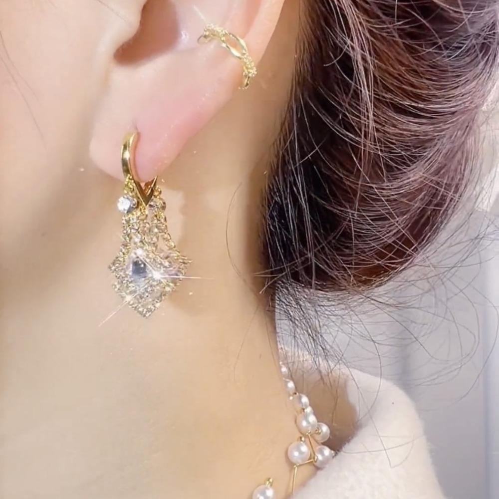 1Pair of Women's Pendant Earrings with Clasp Design, Ideal for Parties and Holidays (box Not Included)
