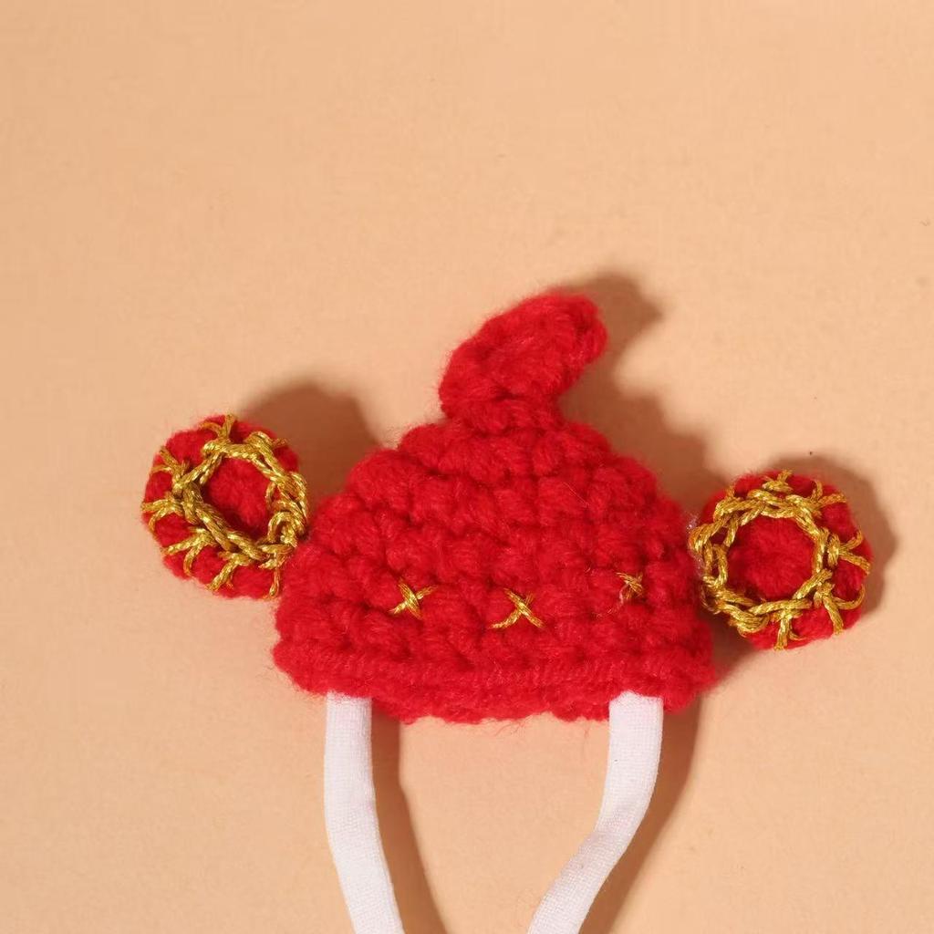 Christmas Goose Figurine Set with Hand-Crocheted Mini Pet Hats