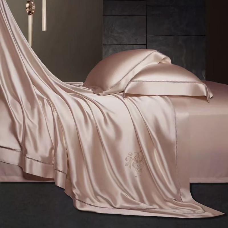 Hongdou All-Season Polyester Blended Duvet