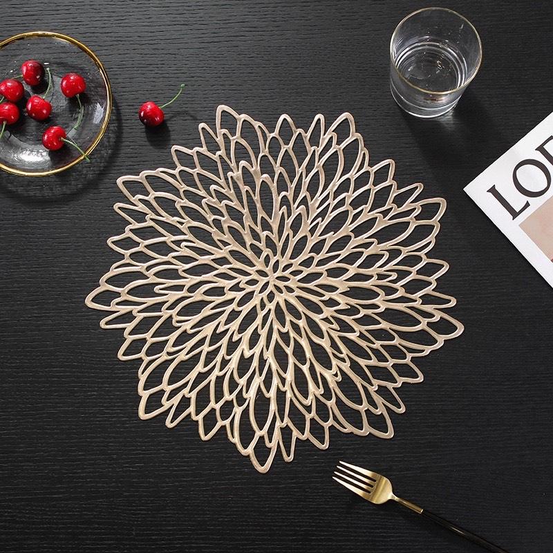 Tischset Bronzierte PVC Platzmatte Hohle Isolieruntersetzer Pads Tisch Schüssel Zuhause Weihnachtsdeko Hitzebeständig