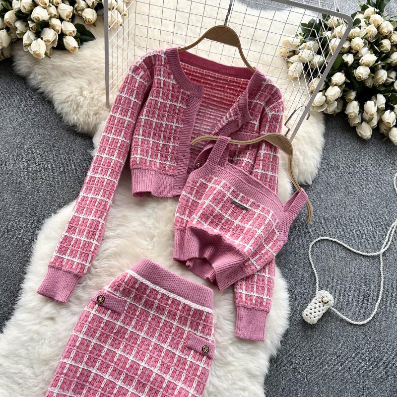 Süßes Mädchen Elegantes gestricktes 3-teiliges Set für Frauen Kurze Strickjacke Niedliche Weste Minirock Weiblicher Vintage Hohe Taille Plaid Partyanzug