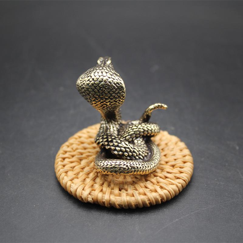 Brass zodiac snake tea table tea pet cobra small copper piece bronze carving hand handle piece office desktop decoration