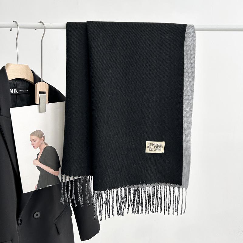 Kaschmir-Handgefühl Herbst und Winter Einfarbiger Schal Damen Dicke Quaste Einfacher und vielseitiger weicher und warmer Kaschmir-Imitat-Schal