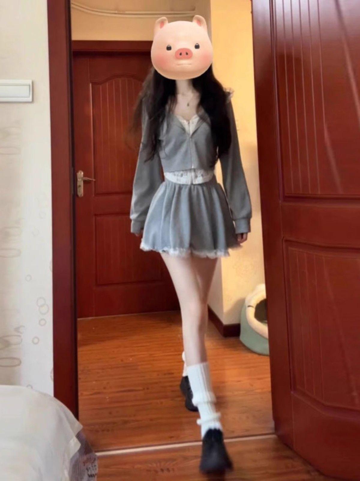 

Women s 2026 Two-Piece Set: Lace Hooded Sweatshirt Jacket & High-Waisted Anti-Exposure Skirt for Early Autumn XL