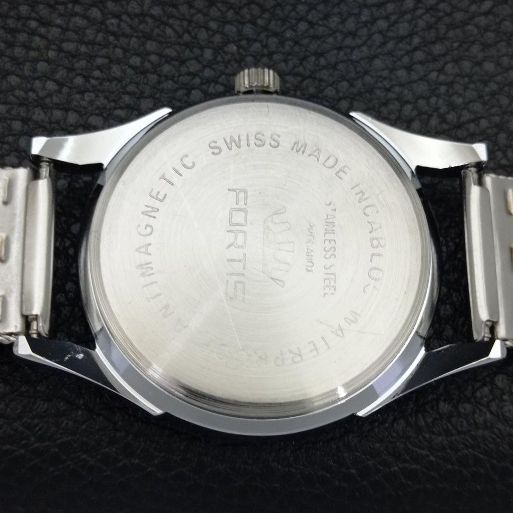 VINTAGE HAND-WINDING SWISS MENS REFURBISHED BLACK COLOR DIAL WATCH A701047-5 R205a-a701047