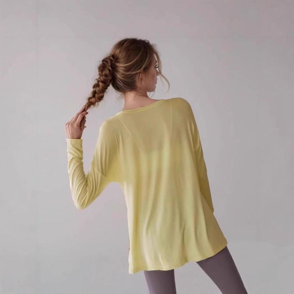 Premium Women's Long-Sleeve Slimming Yoga and Fitness Top for Spring and Autumn