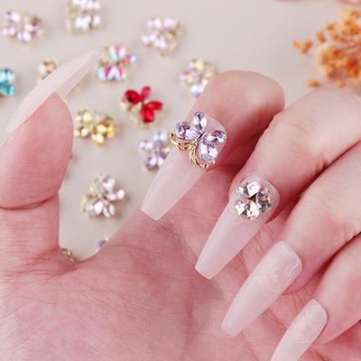 Yousheng 1 Beutel Nageldekoration Glänzend Atemberaubender Visueller Effekt Helle Farbe Dekorativer Zirkon Allzweck Stilvolles Schmetterlings-Nagelornament Nagelzubehör