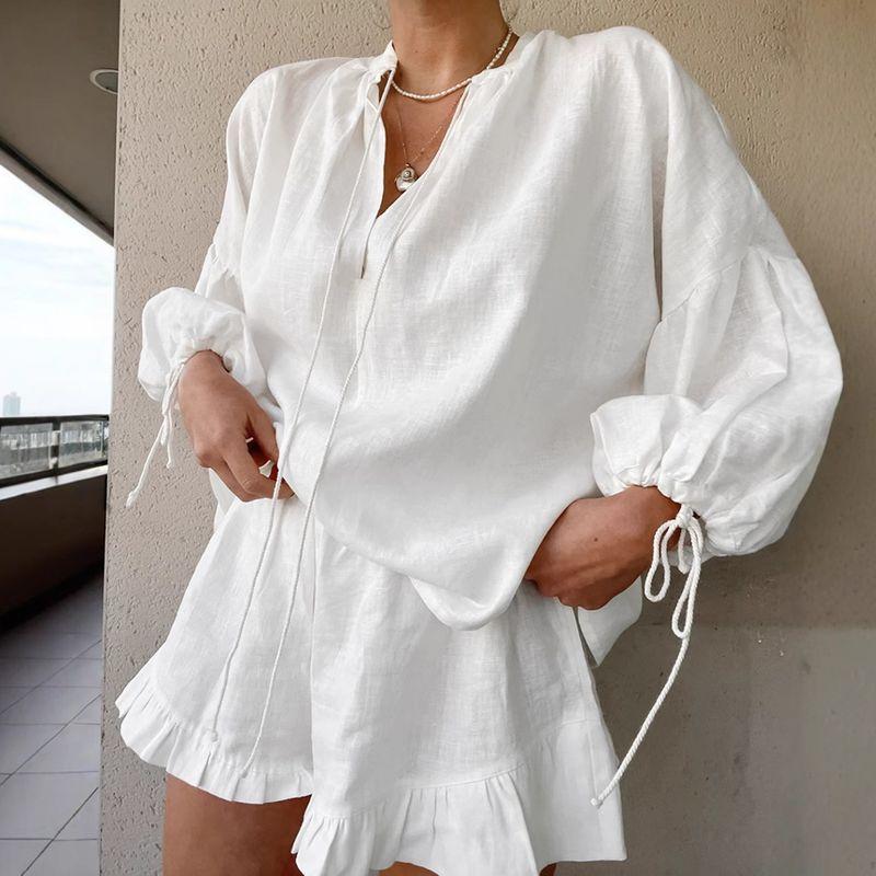 

White V-neck Lantern Sleeve Loose Long Sleeves Hot Pants Suit Spring Fashion New Two-piece Set White S