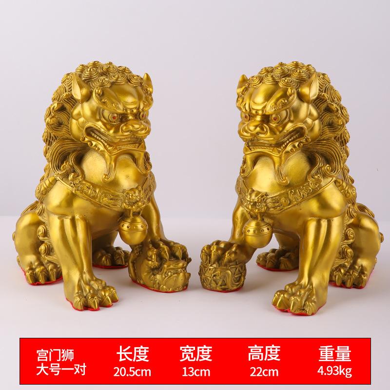A pair of copper , Beijing , bottomless palace door lions, home crafts and gifts