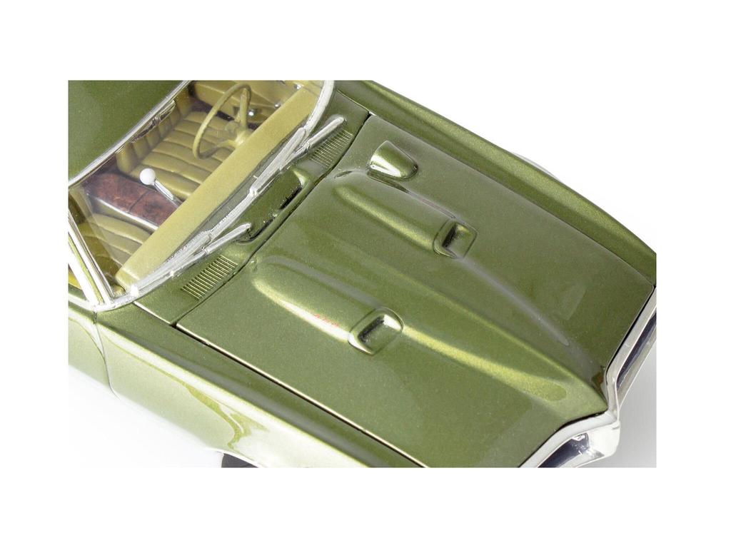 American Level 68 Firebird Plastic Model 14545 1/25