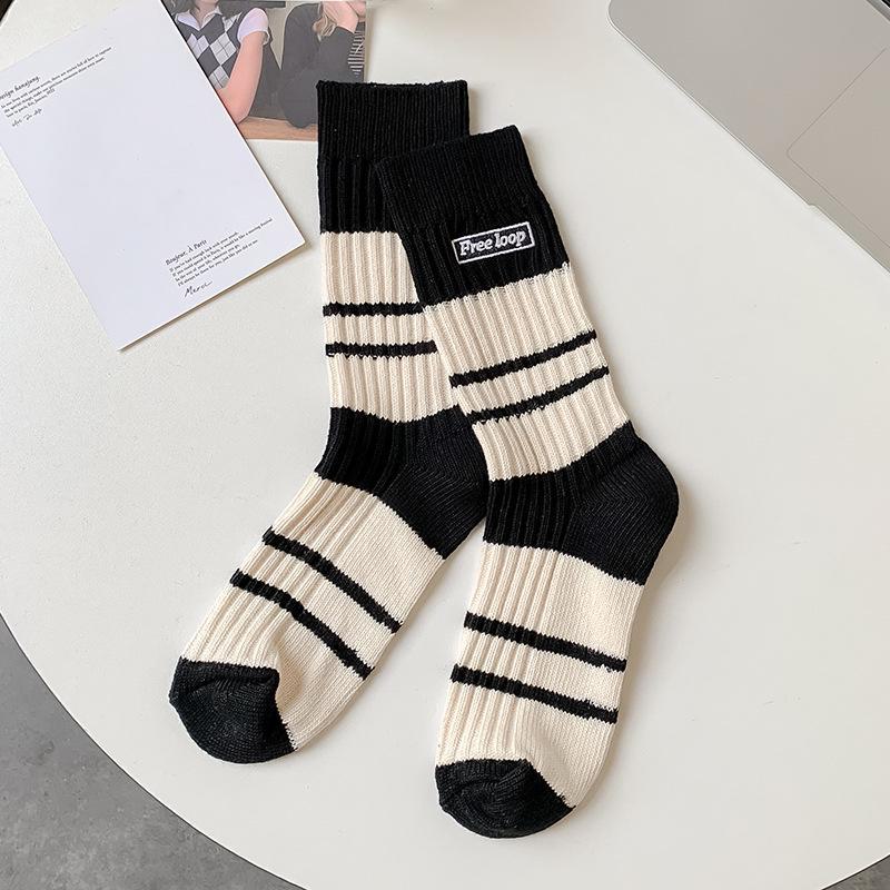 Zhuji Retro Black & White Striped Mid-Tube Socks for Men and Women - Thick Knit, Autumn/Winter Style