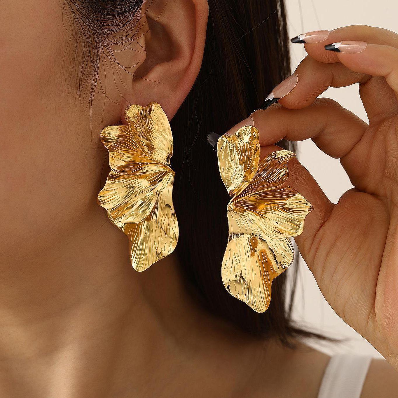 

Stainless Steel Golden Double Layered Five Petal Flower Earring for Women Vintage Stripe Flower Dangle Earrings Jewelry Gifts золотой