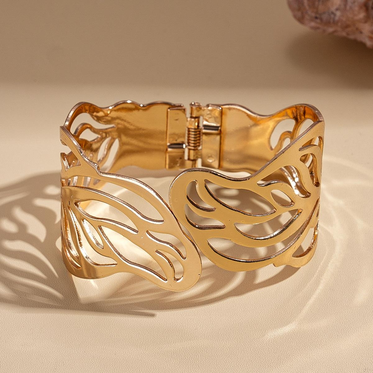 Heavy industry hollow pattern leaves geometric opening bracelet personalized bracelet jewelry