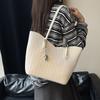Premium Retro Commuter Large-capacity Bag Women's Summer New Popular Versatile Shoulder Bag
