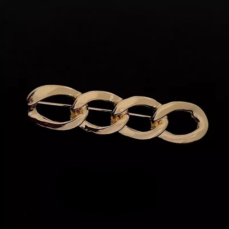 Smooth Chain Brooch, Waist Reduction Accessory, Dress Anti-exposure Buckle, Women's Elastic Waist Pin, Waist Cinching and Fixing Clothes