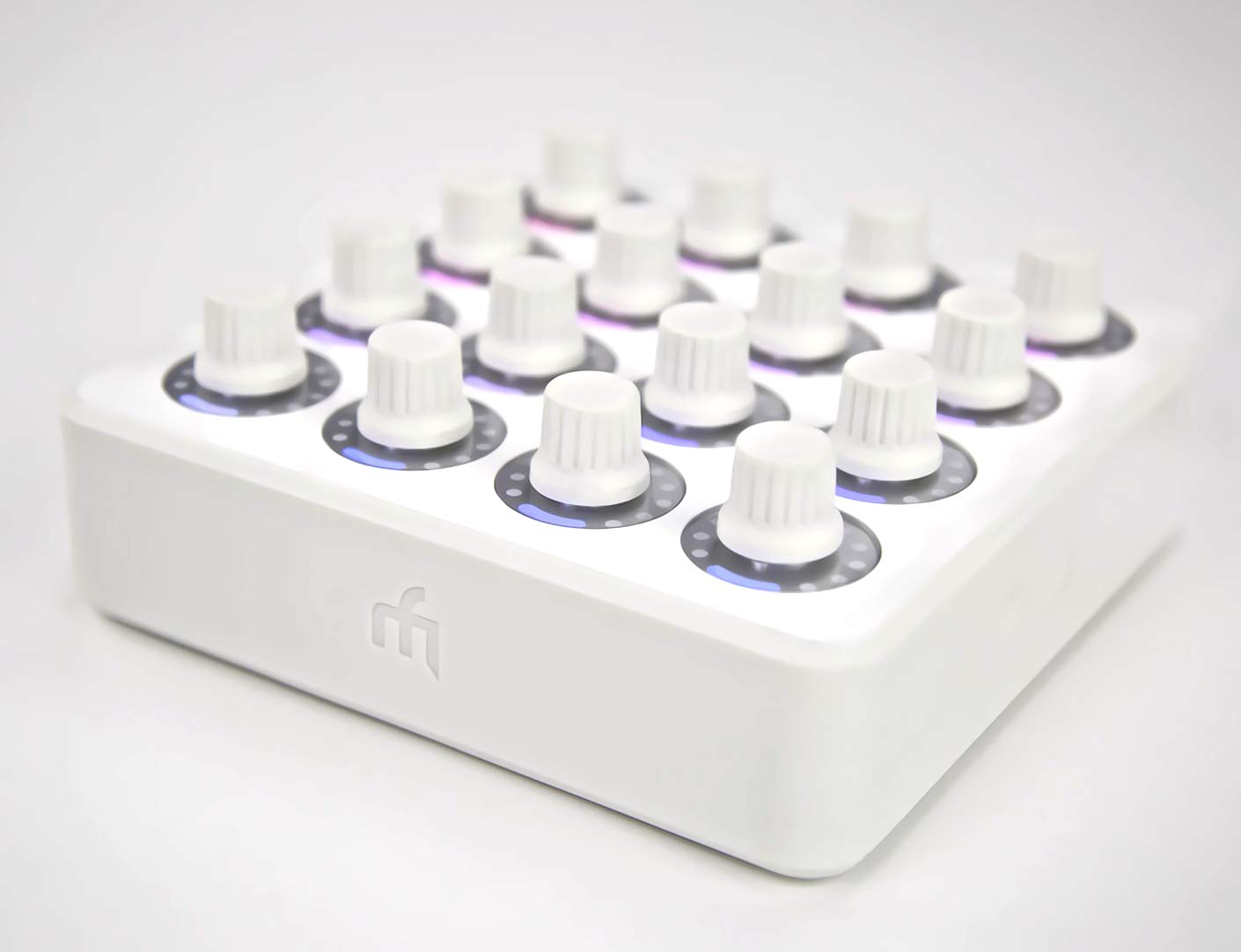 

DJ TechTools MIDI FIGHTER TWISTER (WHITE) MFT-WHITE