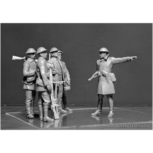 Master Box 1/35 Scale British Infantry Unit (5 Figures), First Battle of the Somme, 1916, Plastic Model Kit, MB35146