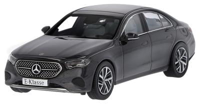 [Mercedes-Benz Kollekció] Eredeti E-osztály (W214) Avantgarde 1/43 Grafit Szürke
