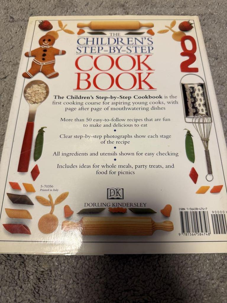 [USED] CHILDREN'S STEP-BY-STEP COOK BOOK