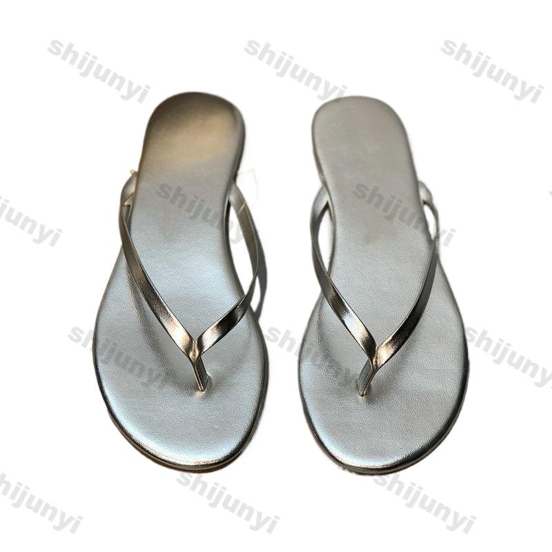 Women Flip Flops 2025 Summer New Comfortable Breathable Soft Bottom Beach Muje Lightweight Fashion Outdoor Slip On Casual Flats