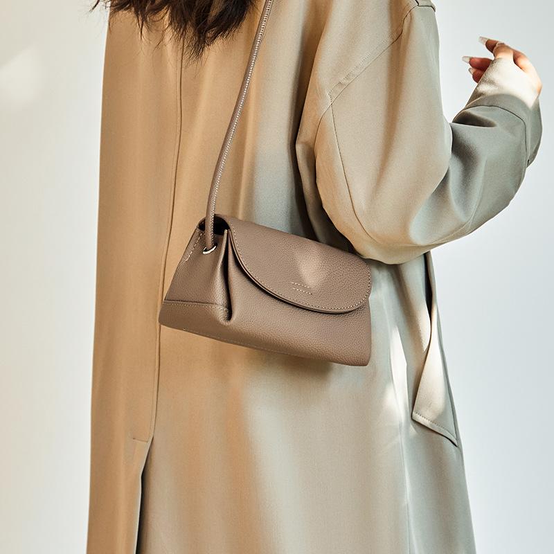 2025 New Autumn Winter Genuine Leather Women's Bag Fashion Versatile Small Square Bag Niche Stylish Phone Bag Single Shoulder Women's Bag