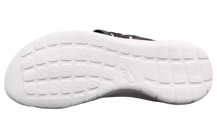 Women's Sandals Nike Roshe One Sandal Print 'Black White' Women's