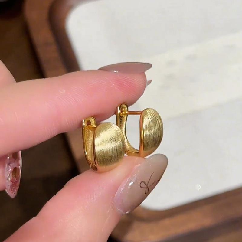 

Матовые овальные серьги-клипсы, женские металлические серьги в стиле минимализм, высококлассные атмосферные персонализированные серьги