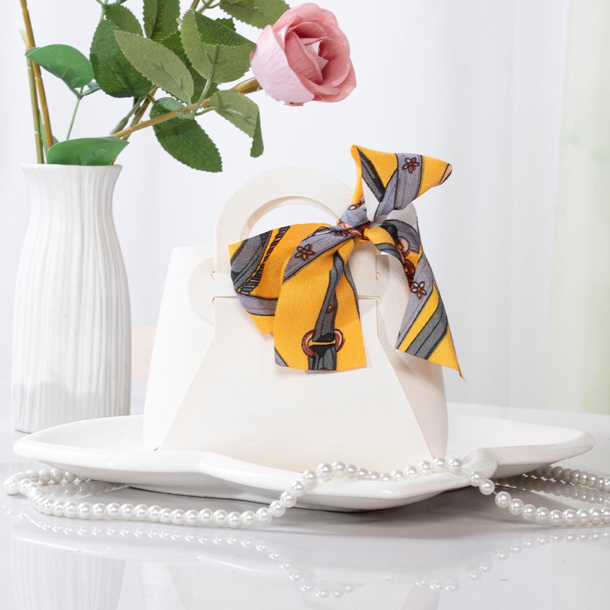 

Корейский стиль кожаная конфетная свадебная сумочка и подарочная коробка S (10*5.5*11 cm)